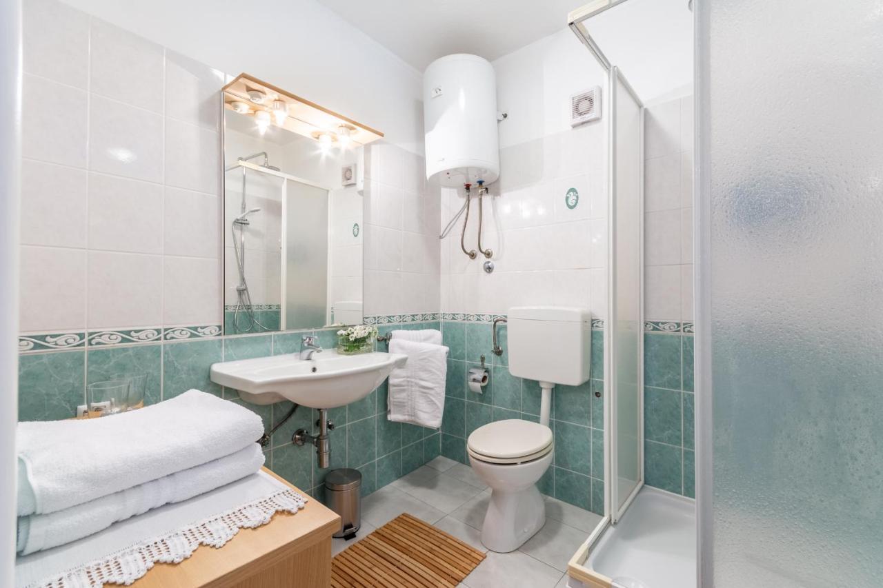 Apartment Lota With Heated Pool On Top Location San Pietro di Brazza Esterno foto